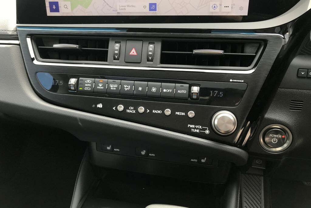 Lexus ES 300H 2.5 Takumi Cvt Silver #42