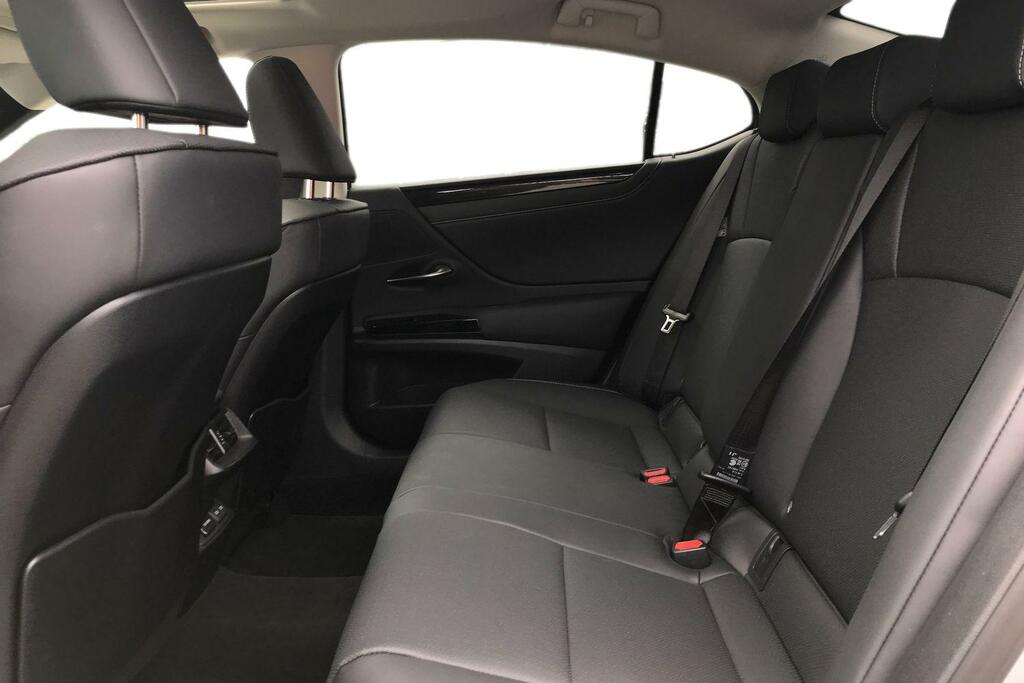 Lexus ES 300H 2.5 Takumi Cvt Silver #16