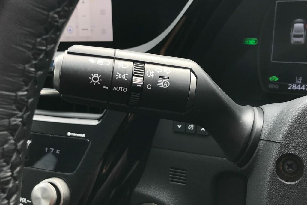 Lexus ES 300H 2.5 Takumi Cvt Silver #39