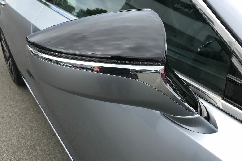 Lexus ES 300H 2.5 Takumi Cvt Silver #29