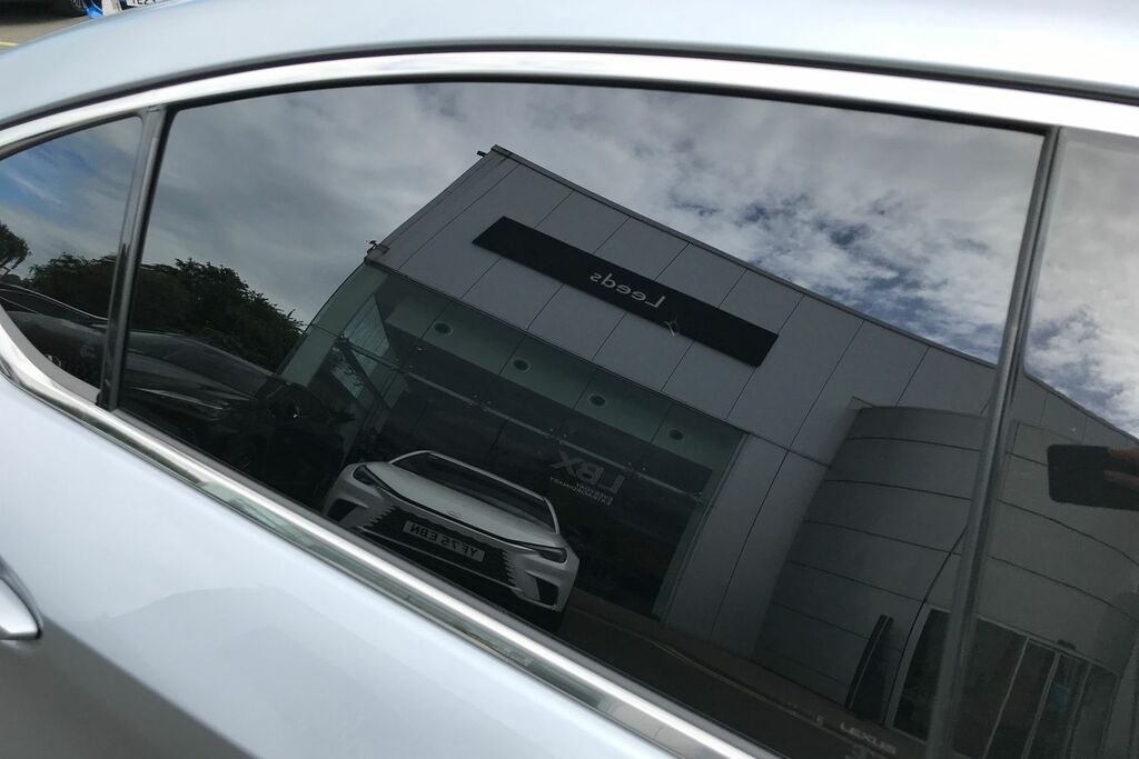 Lexus ES 300H 2.5 Takumi Cvt Silver #31
