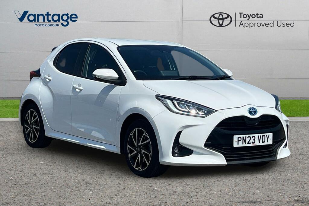 Toyota Yaris 1.5 Vvt-h Design E-cvt Euro 6 Ss White