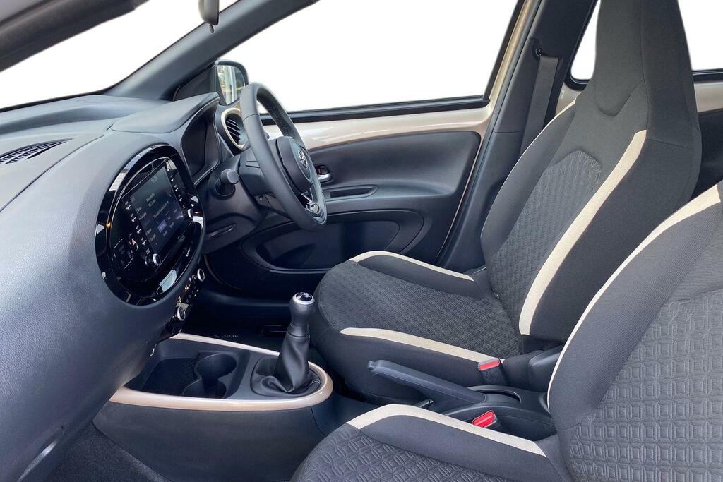 Toyota Aygo X 1.0 Vvt-i Edge Euro 6 Ss Beige #5