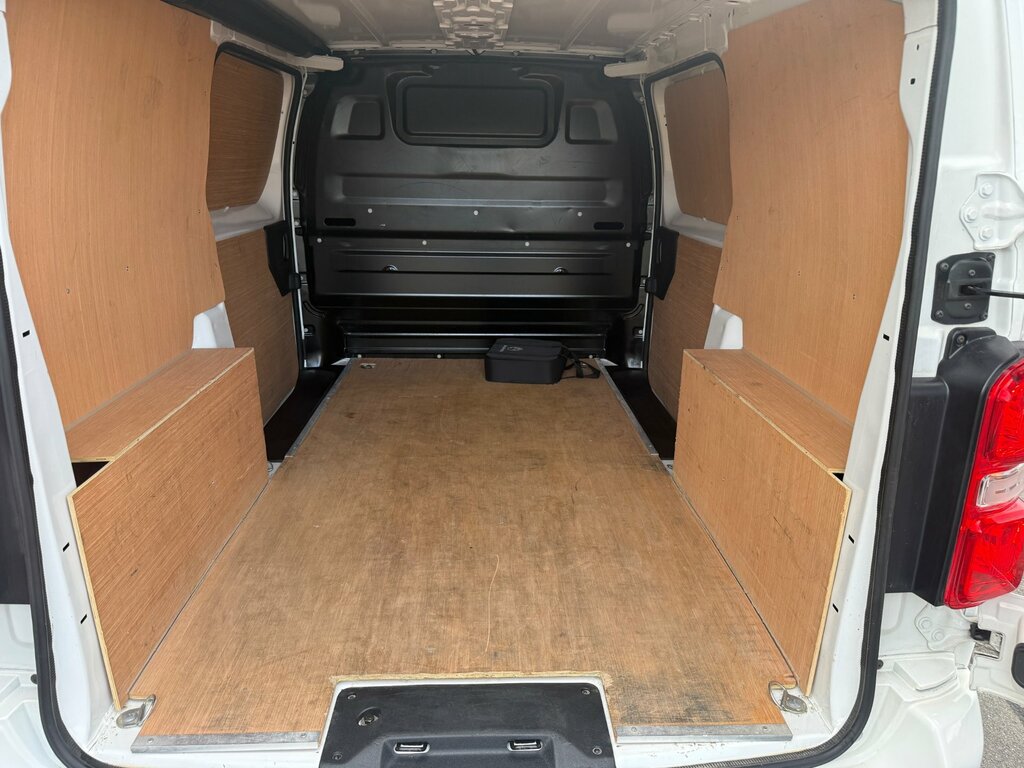 Vauxhall Vivaro 3100 75Kwh Elite Panel Van L1 H1 White #4