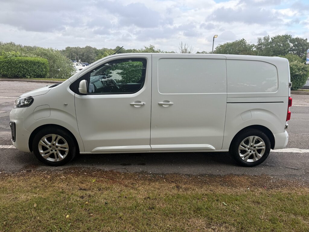 Vauxhall Vivaro 3100 75Kwh Elite Panel Van L1 H1 White #2
