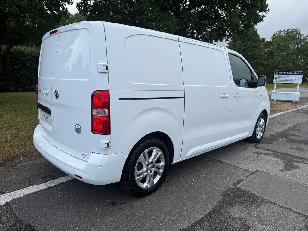 Vauxhall Vivaro 3100 75Kwh Elite Panel Van L1 H1 White #5