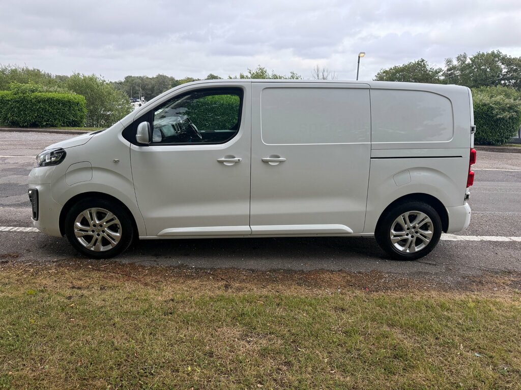 Vauxhall Vivaro 3100 75Kwh Elite Panel Van L1 H1 FG71KTX White #2