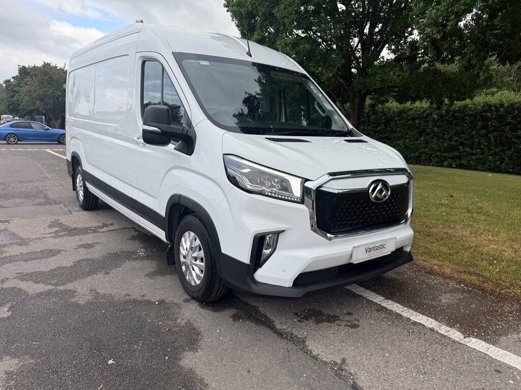 Maxus eDeliver 9 Panel Van 0.0 White #10