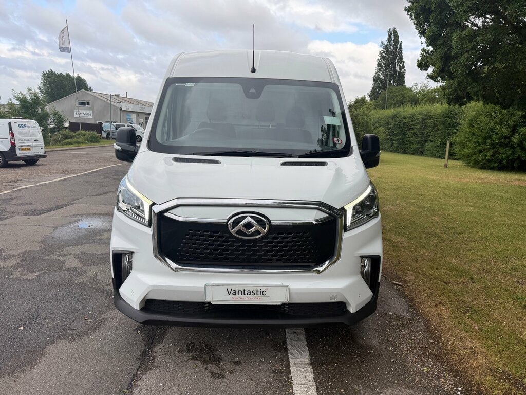 Maxus eDeliver 9 Panel Van 0.0 White #8
