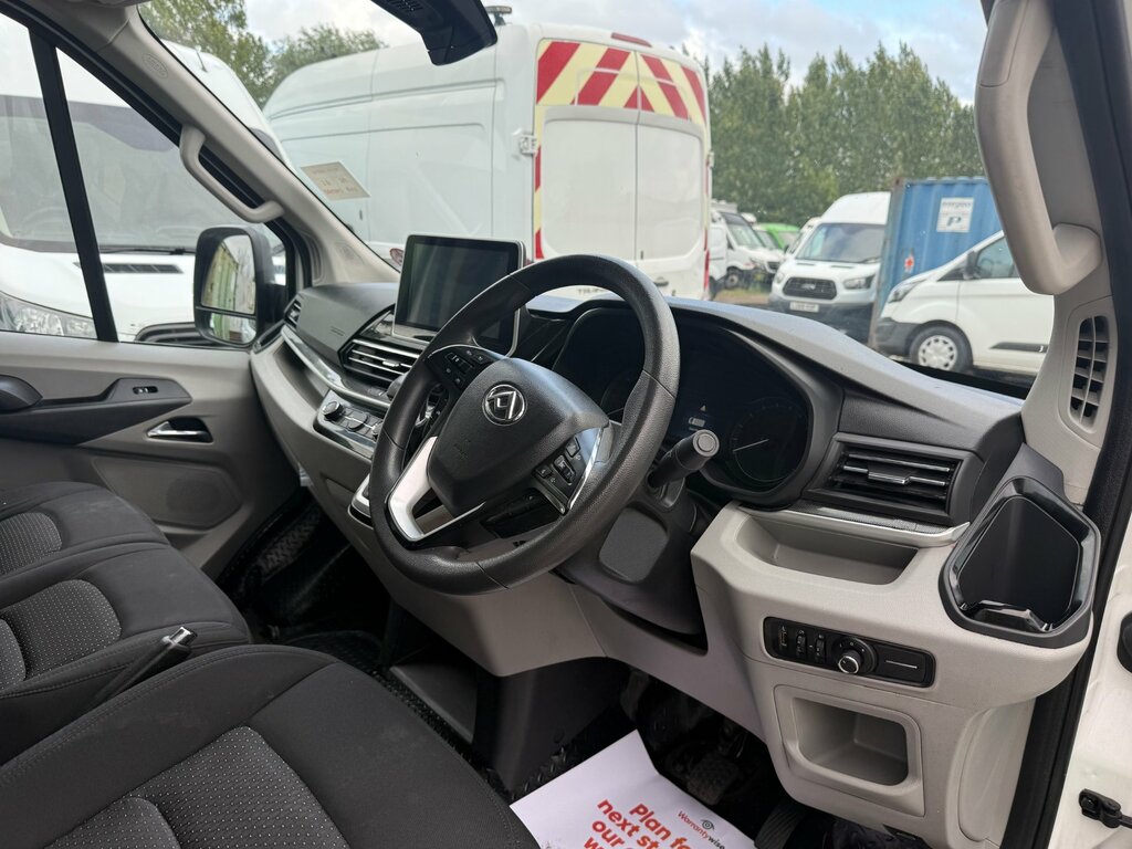 Maxus eDeliver 9 Panel Van 0.0 White #15