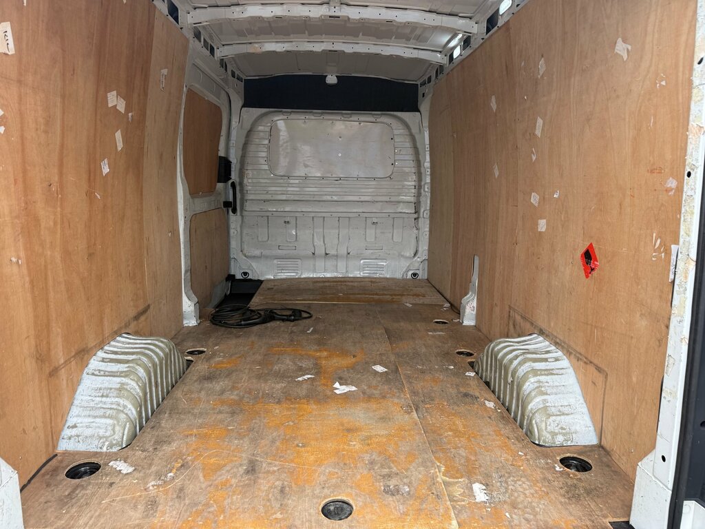 Maxus eDeliver 9 Panel Van 0.0 White #16