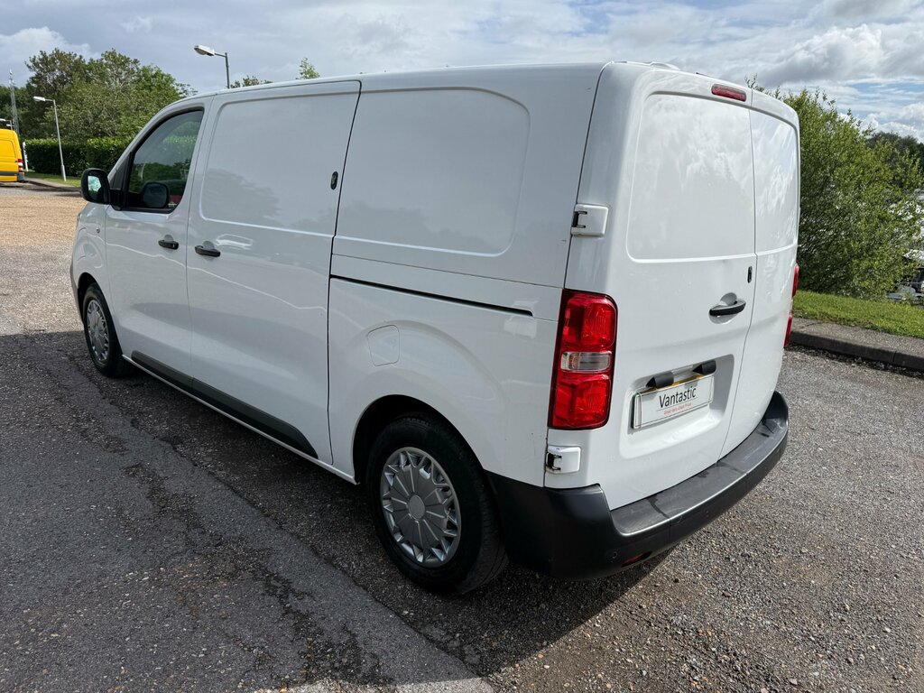 Vauxhall Vivaro Turbo D 2900 Dynamic White #10