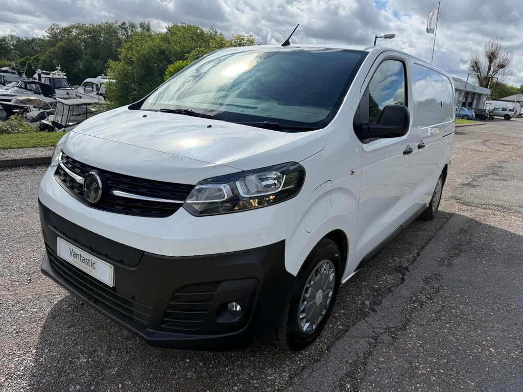 Vauxhall Vivaro Turbo D 2900 Dynamic White #13