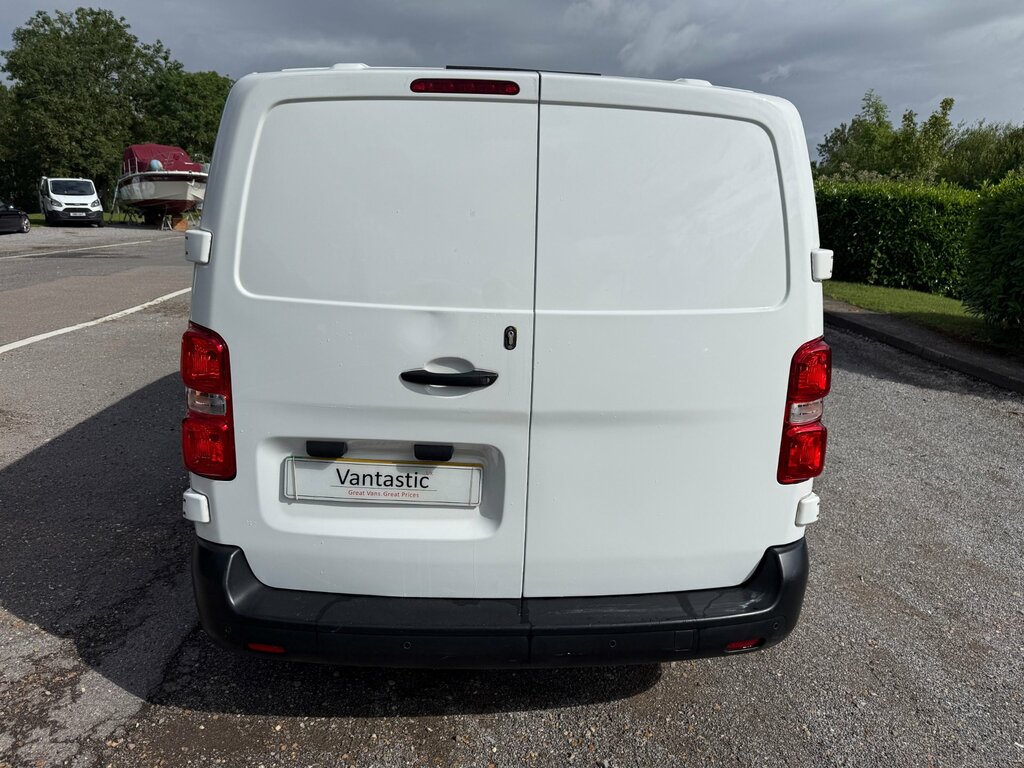 Vauxhall Vivaro Turbo D 2900 Dynamic White #7