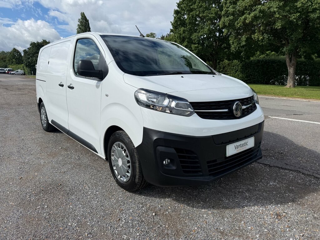 Vauxhall Vivaro Turbo D 2900 Dynamic White #17