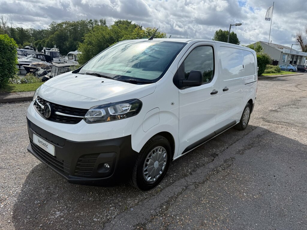 Vauxhall Vivaro Turbo D 2900 Dynamic White #14