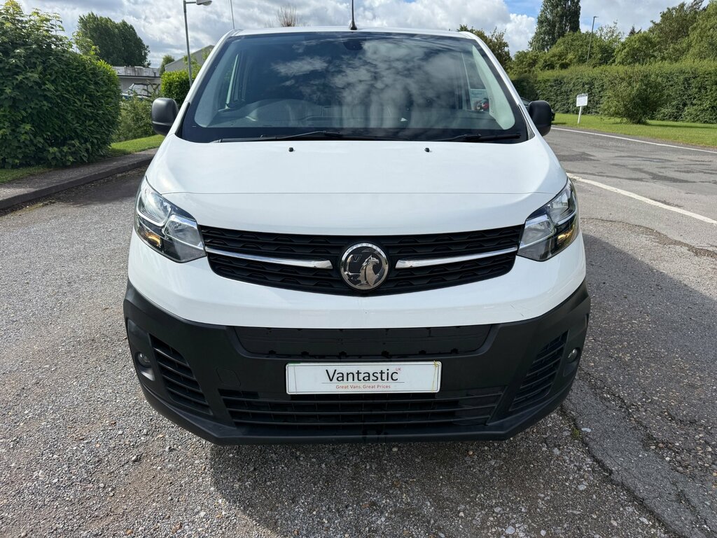Vauxhall Vivaro Turbo D 2900 Dynamic White #15