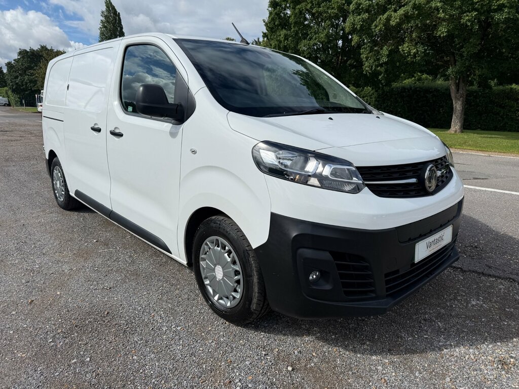 Vauxhall Vivaro Turbo D 2900 Dynamic White #16