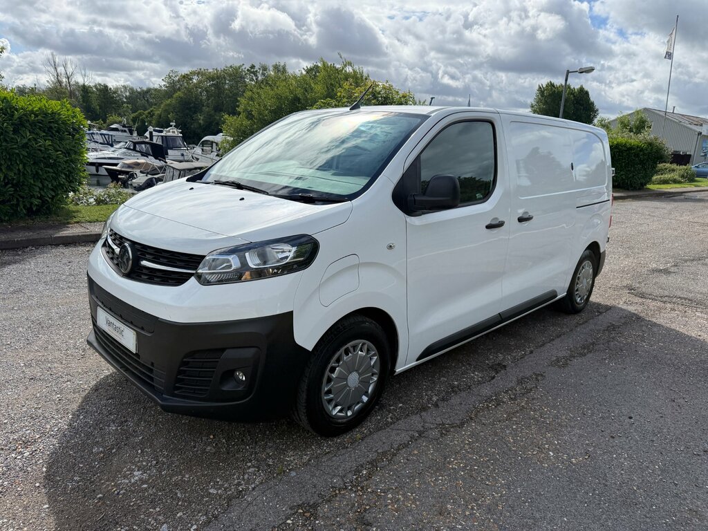 Vauxhall Vivaro 3100 75Kwh Dynamic Panel Van 6Dr L1 White