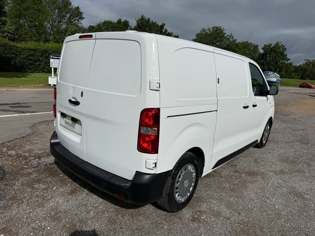 Vauxhall Vivaro 3100 75Kwh Dynamic Panel Van 6Dr L1 White #6