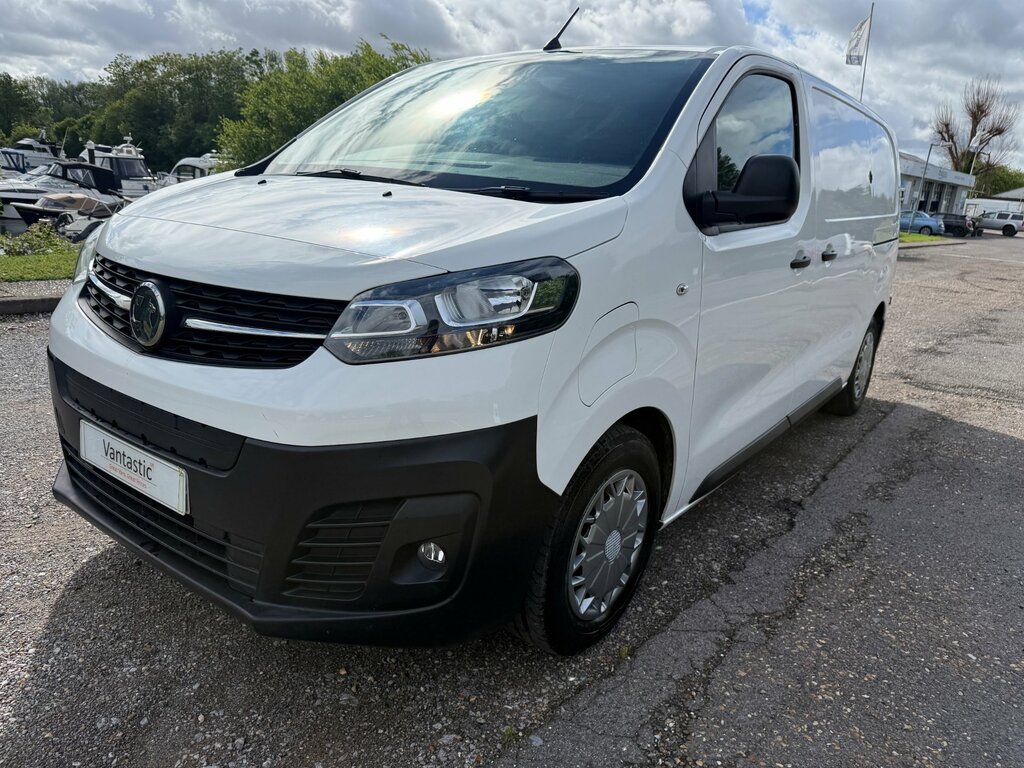 Vauxhall Vivaro Turbo D 2900 Dynamic White #12