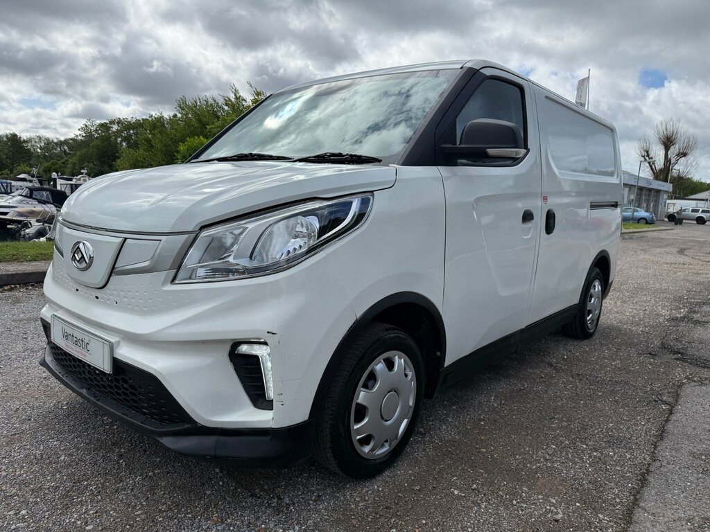 Maxus eDeliver 3 50.23Kwh Panel Van Fwd L1 122 P Black #7