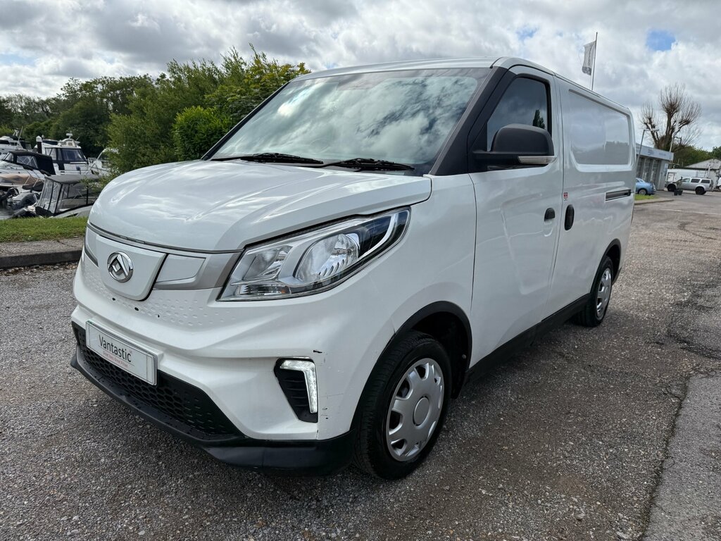 Maxus eDeliver 3 50.23Kwh Panel Van Fwd L1 122 P Black #8