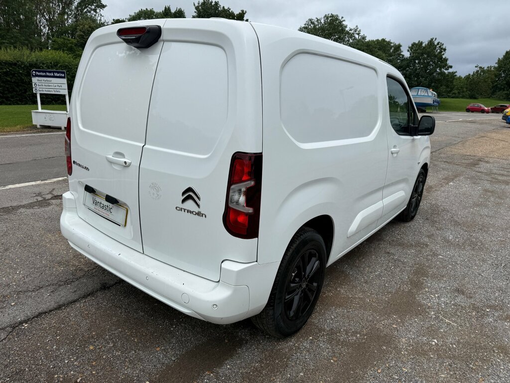 Citroen e-Berlingo 800 50Kwh Driver M Pro Swb ... White #3