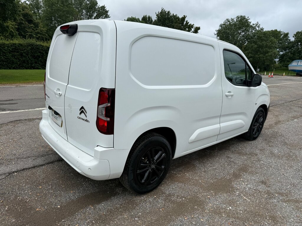 Citroen e-Berlingo 800 50Kwh Driver M Pro Swb ... White #4