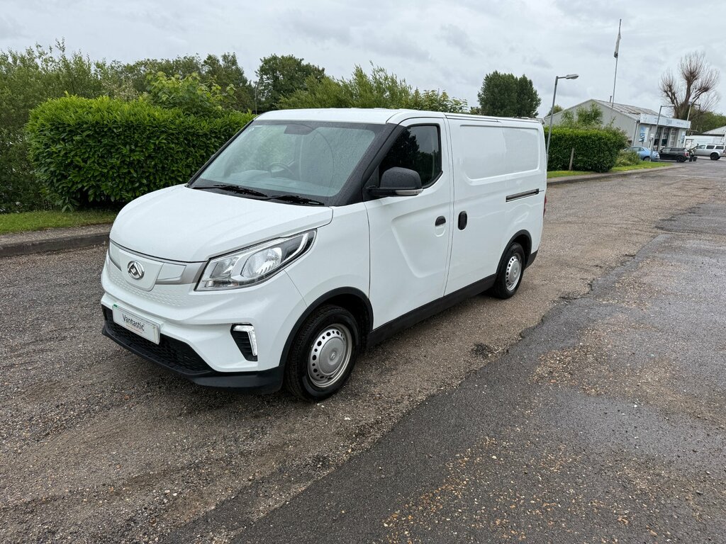 Maxus eDeliver 3 35Kwh Panel Van Fwd L1 122 Ps White