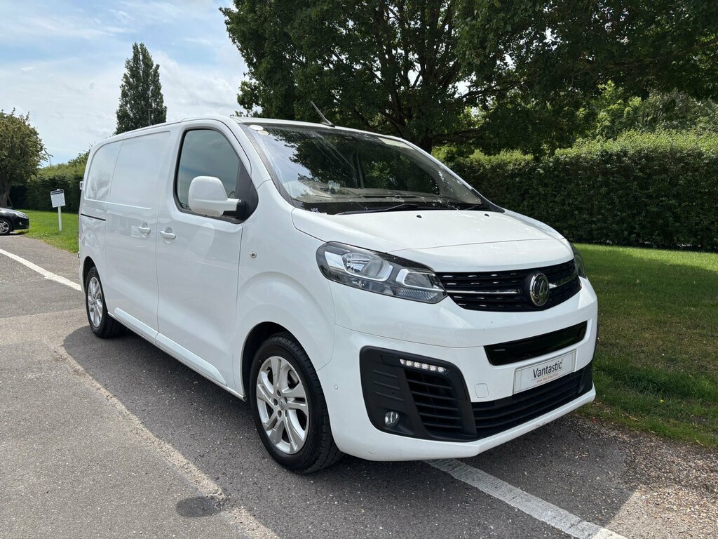 Vauxhall Vivaro 3100 75Kwh Elite Panel Van L1 H1 White