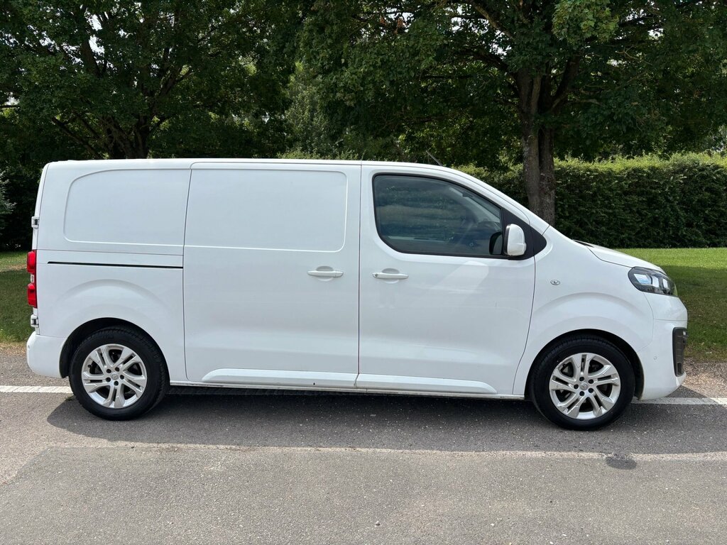 Vauxhall Vivaro 3100 75Kwh Elite Panel Van L1 H1 White #3