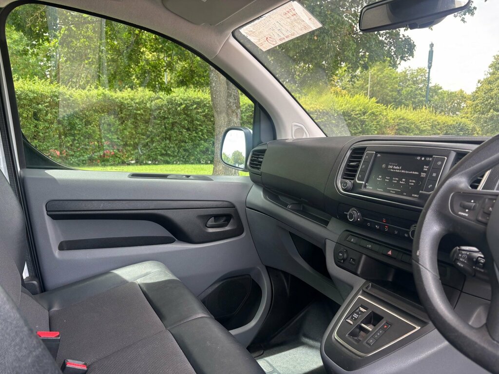 Vauxhall Vivaro 3100 75Kwh Elite Panel Van L1 H1 White #4
