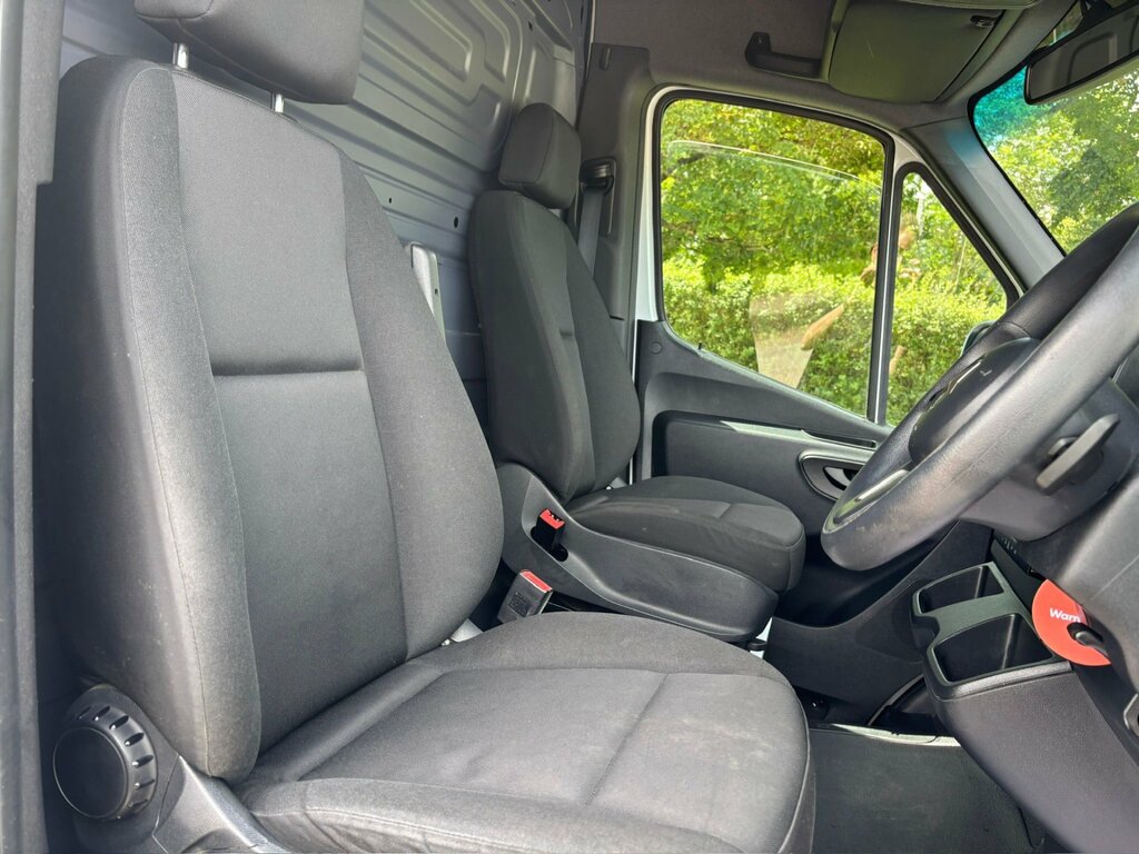 Mercedes-Benz eSprinter Progressive L2h2 Dc 80Kw 55Kw White #18