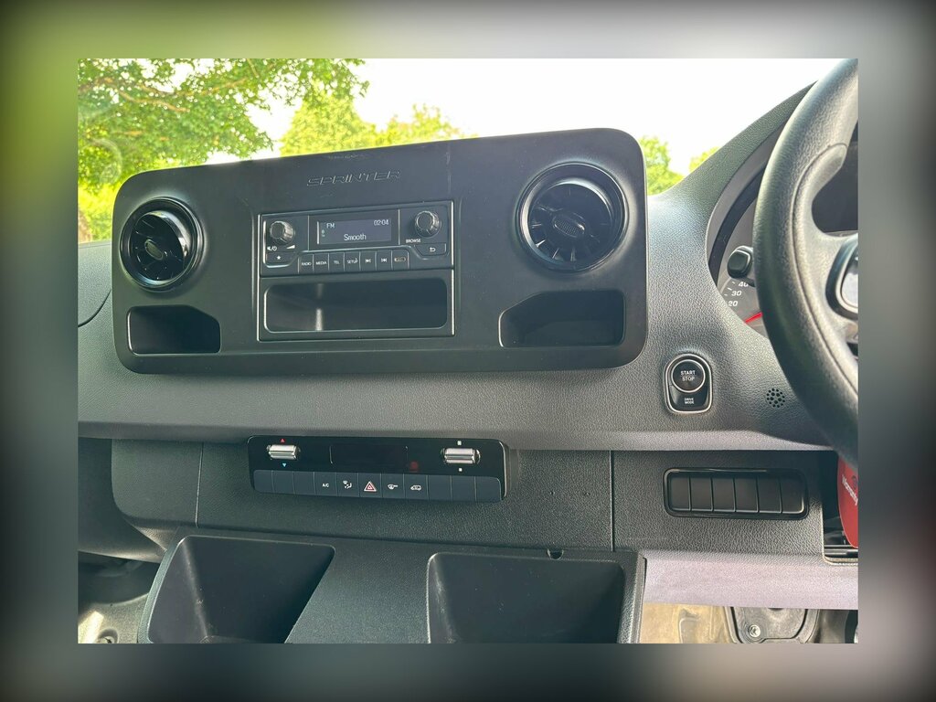 Mercedes-Benz eSprinter Progressive L2h2 Dc 80Kw 55Kw White #19