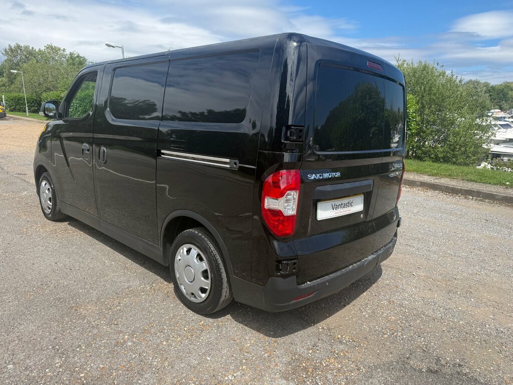 Maxus eDeliver 3 50.23Kwh Panel Van Fwd L1 122 P Silver #7