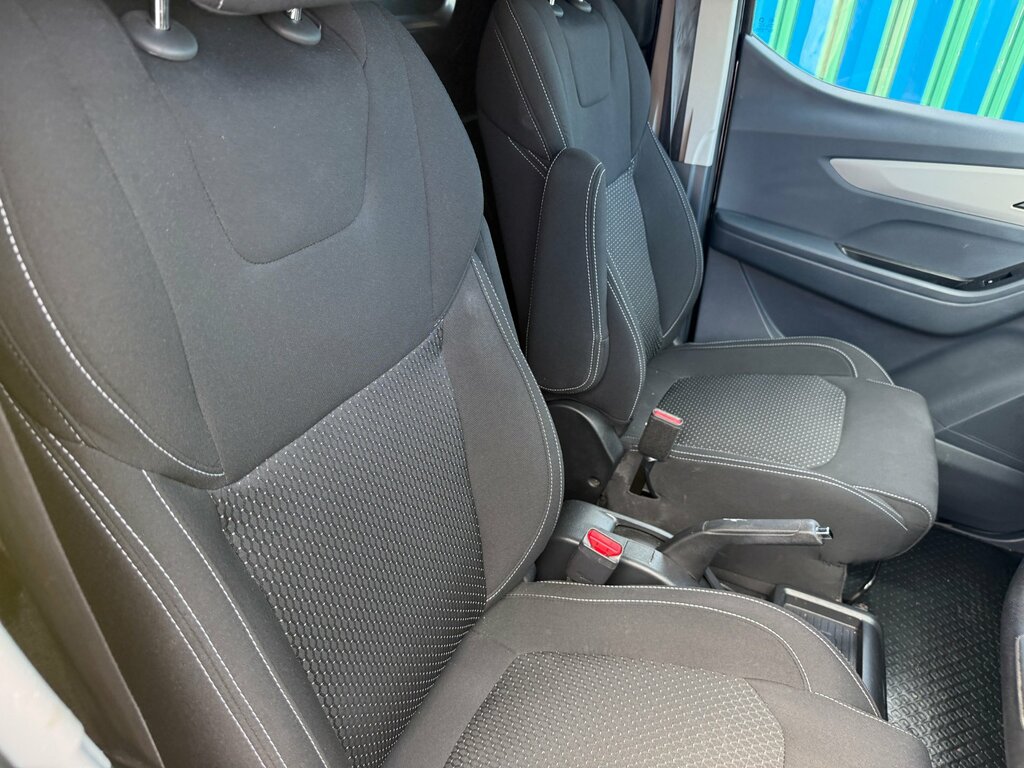 Maxus eDeliver 3 50.23Kwh Panel Van Fwd L1 122 P Silver #25