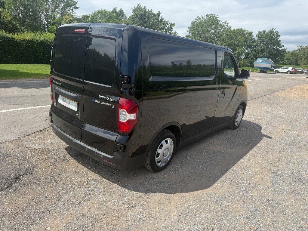 Maxus eDeliver 3 50.23Kwh Panel Van Fwd L1 122 P Silver #17