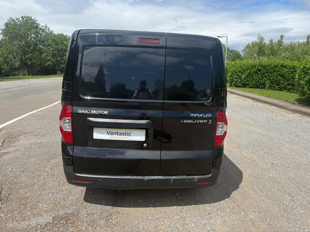 Maxus eDeliver 3 50.23Kwh Panel Van Fwd L1 122 P Silver #18