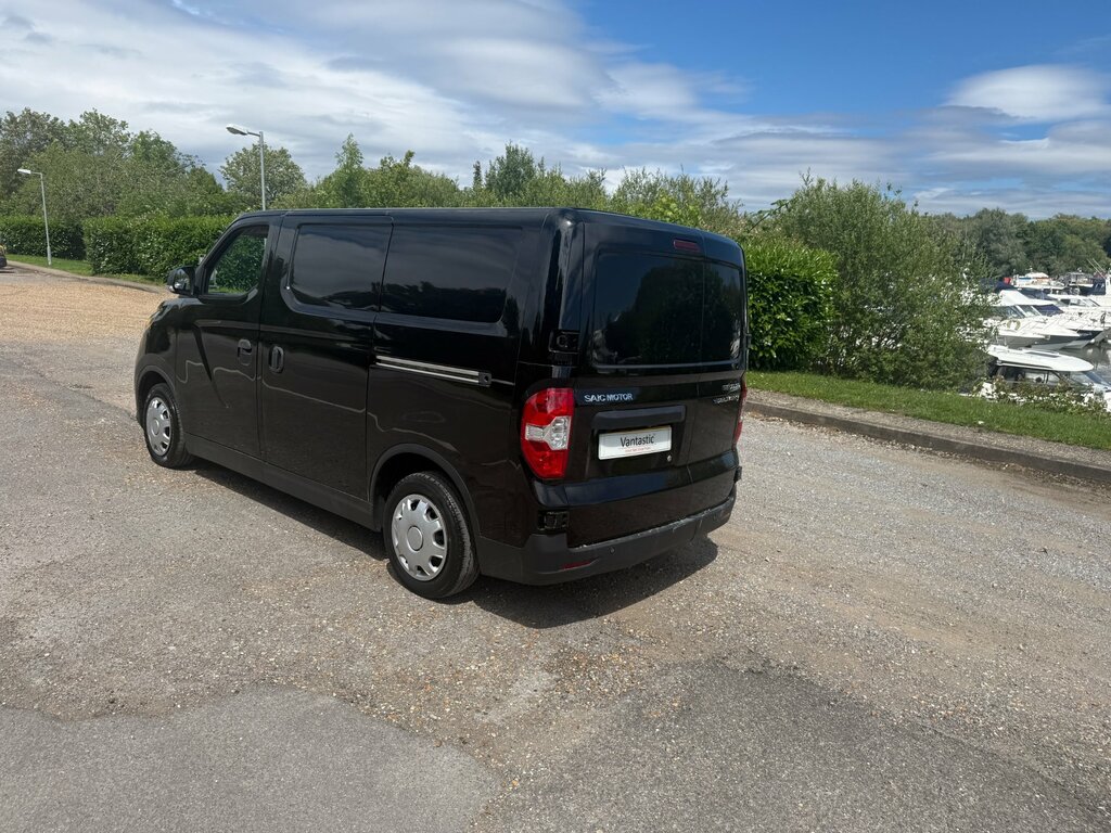 Maxus eDeliver 3 50.23Kwh Panel Van Fwd L1 122 P Silver #9