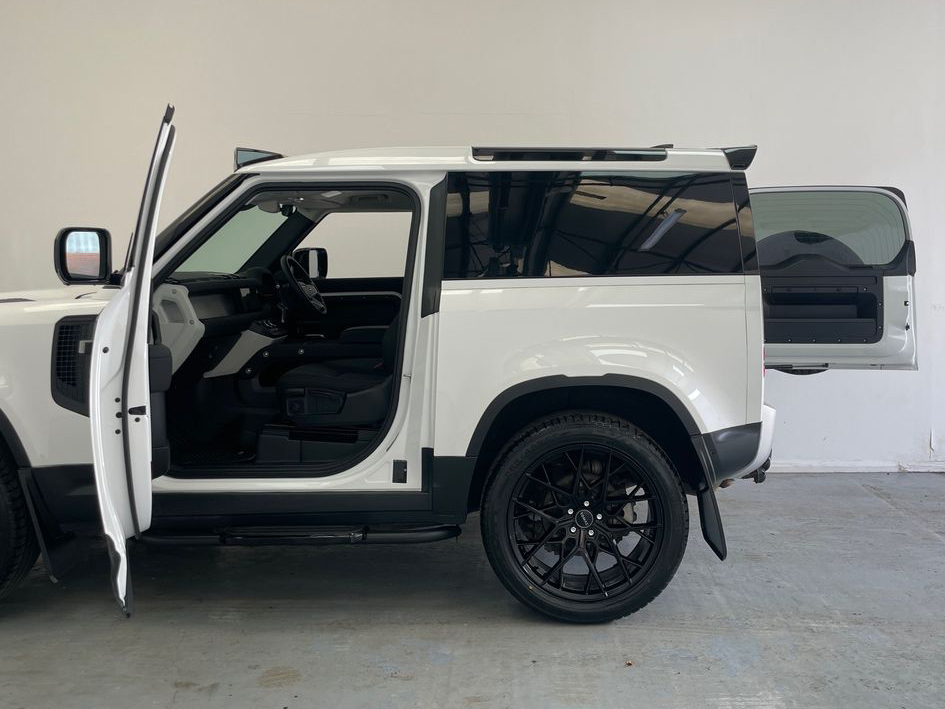 Land Rover Defender 90 D250 Hard Top 90 3.0L 250Ps YP23AXX White #6