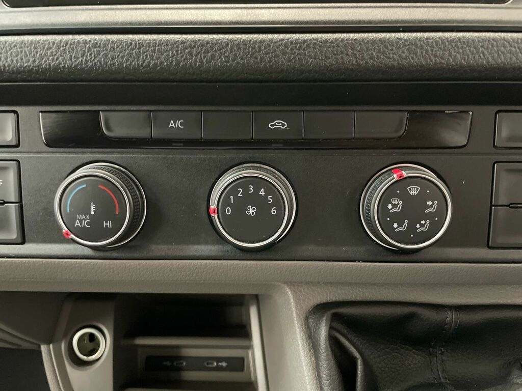 Volkswagen Crafter Panel Van Cr35 Panel Van Trendline Mwb 140 Ps White #17