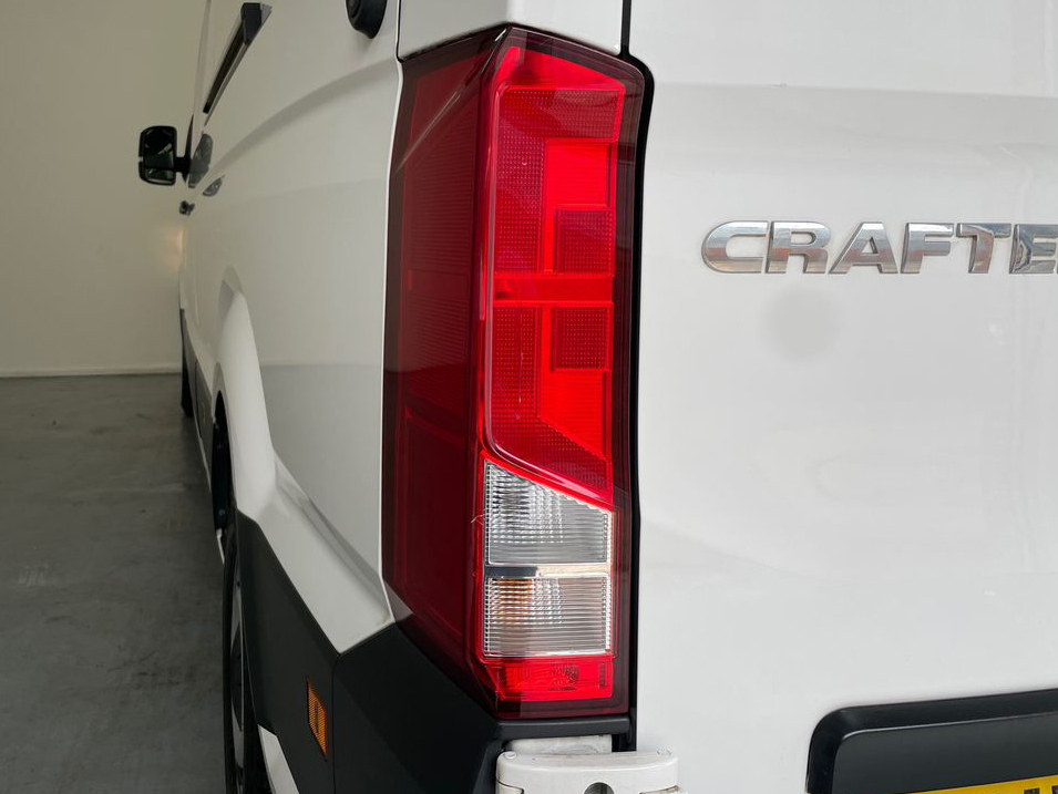 Volkswagen Crafter Panel Van Cr35 Panel Van Trendline Mwb 140 Ps White #26