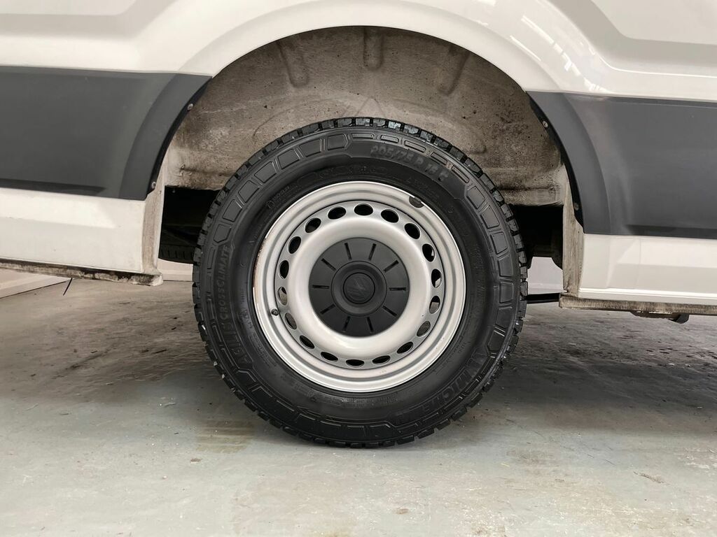 Volkswagen Crafter Panel Van Cr35 Panel Van Trendline Mwb 140 Ps White #25