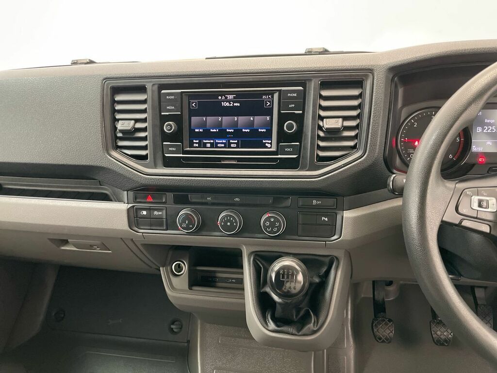 Volkswagen Crafter Panel Van Cr35 Panel Van Trendline Mwb 140 Ps White #15