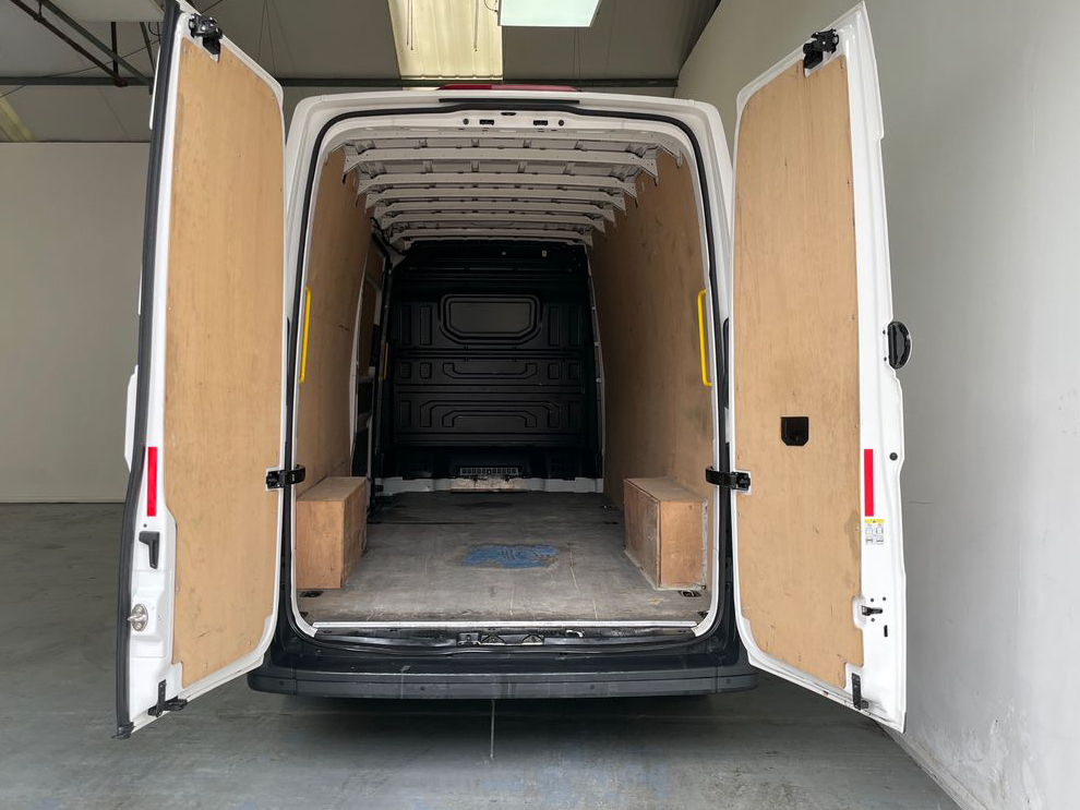 Volkswagen Crafter Panel Van Cr35 Panel Van Trendline Mwb 140 Ps White #9