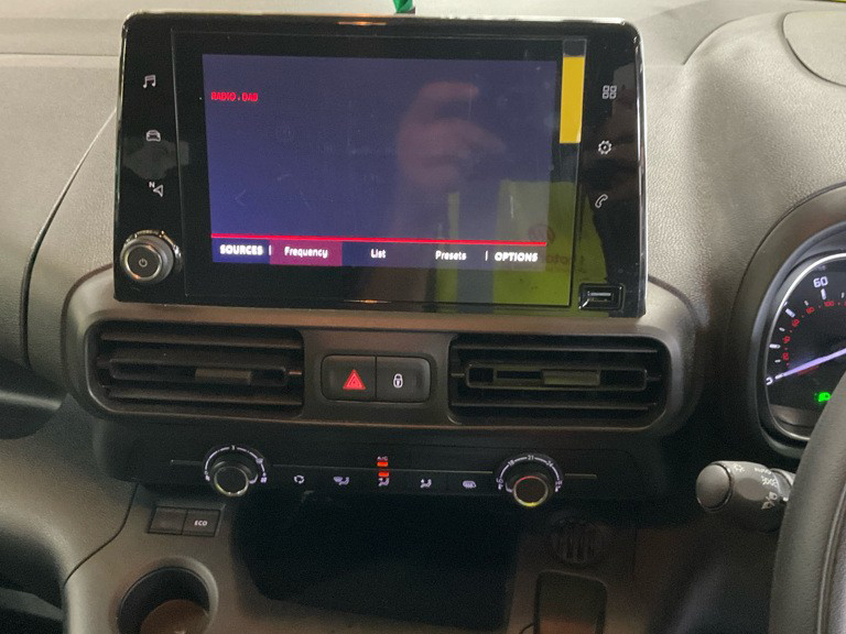 Citroen Berlingo 1000 Enterprise Edition 1.5 Bluehdi 130Ps Eat8 White