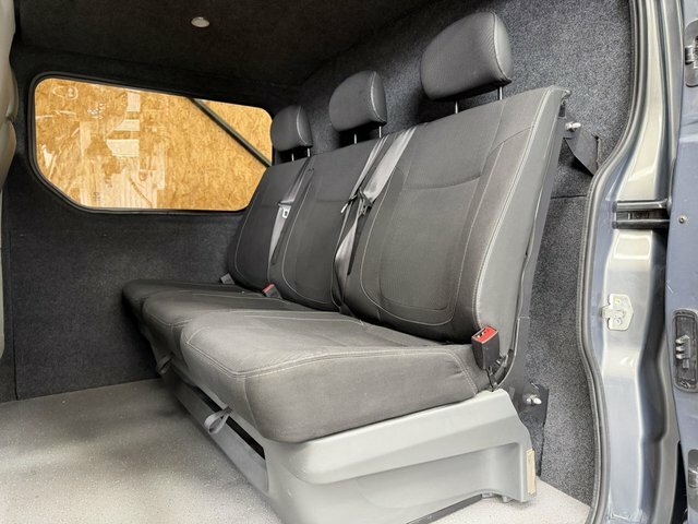 Renault Trafic 2.0 Dci Sl27 Sport Panel Van 6 Seater M Grey #6
