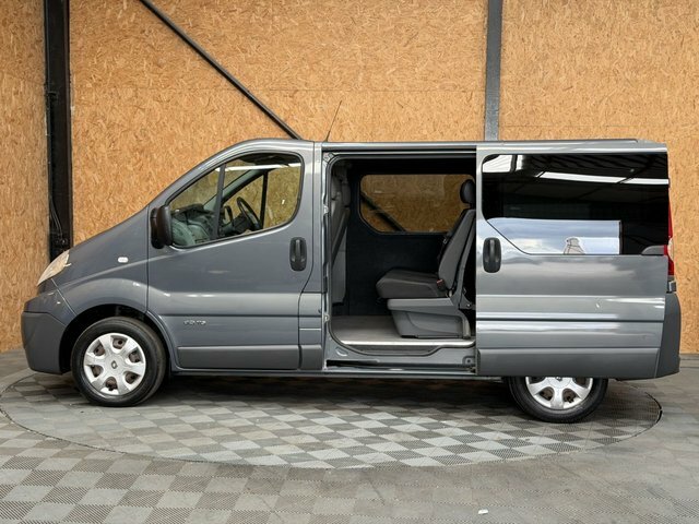 Renault Trafic 2.0 Dci Sl27 Sport Panel Van 6 Seater M Grey #3