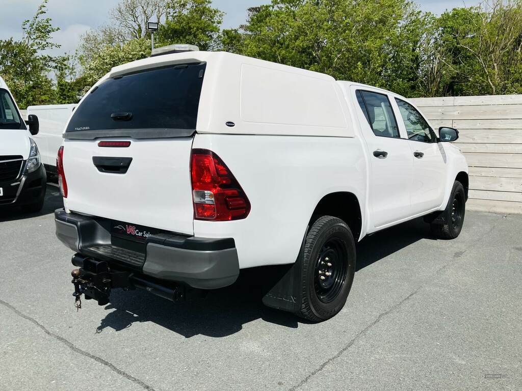 Toyota HILUX Active D Cab Pick Up 2.4 D-4d White #5